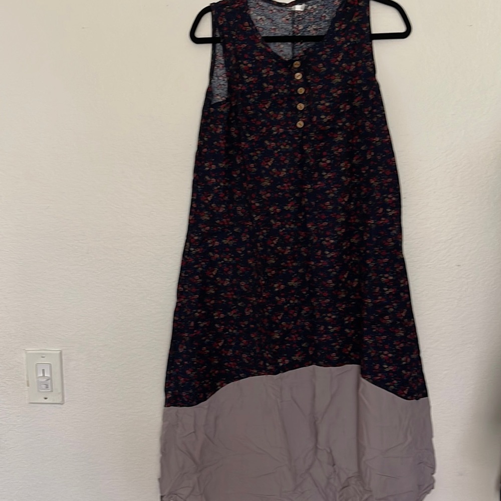 No brand.size M.color floral red and navy